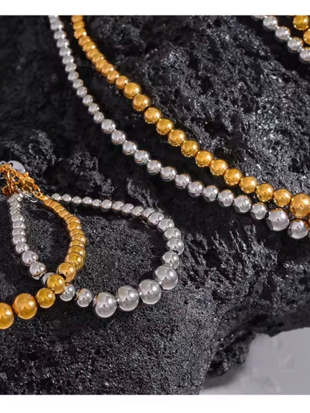 Shiny Gold Beaded Necklace and Bracelet Set. 18 K gold plated - Picture 6 of 9